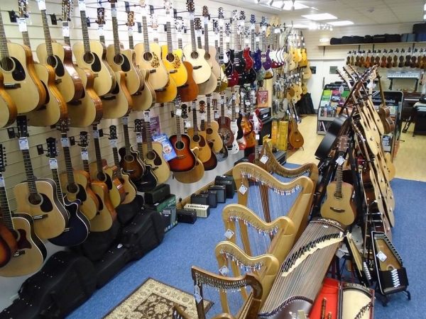 hobgoblin-music-store-in-southampton